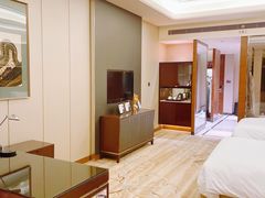 -天津京基皇冠假日酒店