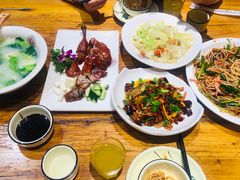 -老滇山寨•云南特色菜•地方菜•民族风情歌舞表演(金碧店)