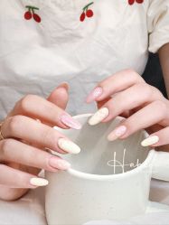 -花岐款式专研健康美甲沙龙
