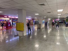 -班达拉奈克国际机场