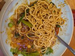 -爆炸头阿姨小四川正宗川味小吃(无任何分店)