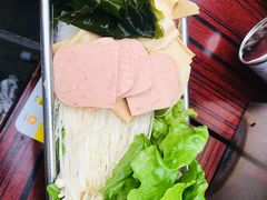 蔬菜拼盘-沙胆彪炭炉牛杂煲(成都玉林店)
