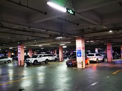 -大润发杨浦店-停车场