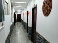 -茸梅路右拐龙虾-农家菜(松江店)