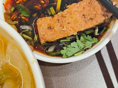 -顺溜·手工刀削面·黑金店(铜锣湾店)