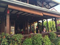 -Dash Teak House