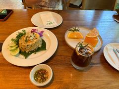 -Chom Cafe and Restaurant