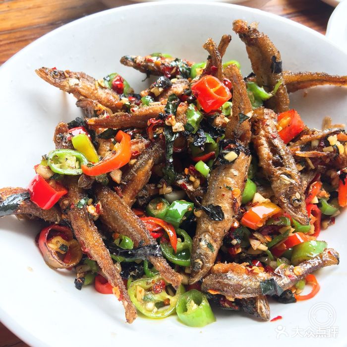 坚弟土菜馆嫩子鱼图片