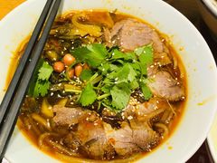 牛腱子泡椒酸辣粉-村外有星光小食铺(长嘉汇店)