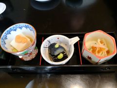 先付，萝卜泥蟹肉红鱼籽，豆乳豆腐海胆，煮茄子。-长富宫饭店·日本料理樱