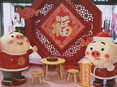 -梅龙镇广场