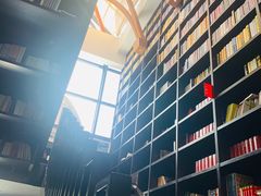 -钟书阁(松江泰晤士小镇店)