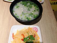来碗羊杂汤-老班长手工灌汤包老店(东山店)