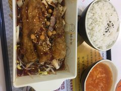 香辣无骨烤鱼饭-鲲少爷烤鱼饭.螺蛳粉·清真(爱琴海店)