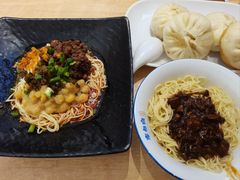 -李与白包子铺(桐梓林店)
