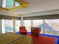 -迪拜帆船酒店海底餐厅