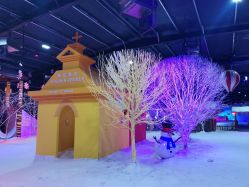 -圣名游乐城冰雪大世界