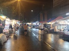 -周日夜市