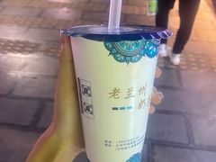 青稞红豆奶茶-桥门程记(兰州南关夜市店)