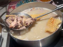 -尚尚仙·酸汤猪手·猪肚鸡火锅(华联万柳购物中心店)