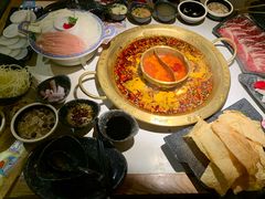 麻辣牛蛙罗宋汤锅底-哥老官重庆美蛙鱼头(日月光店)
