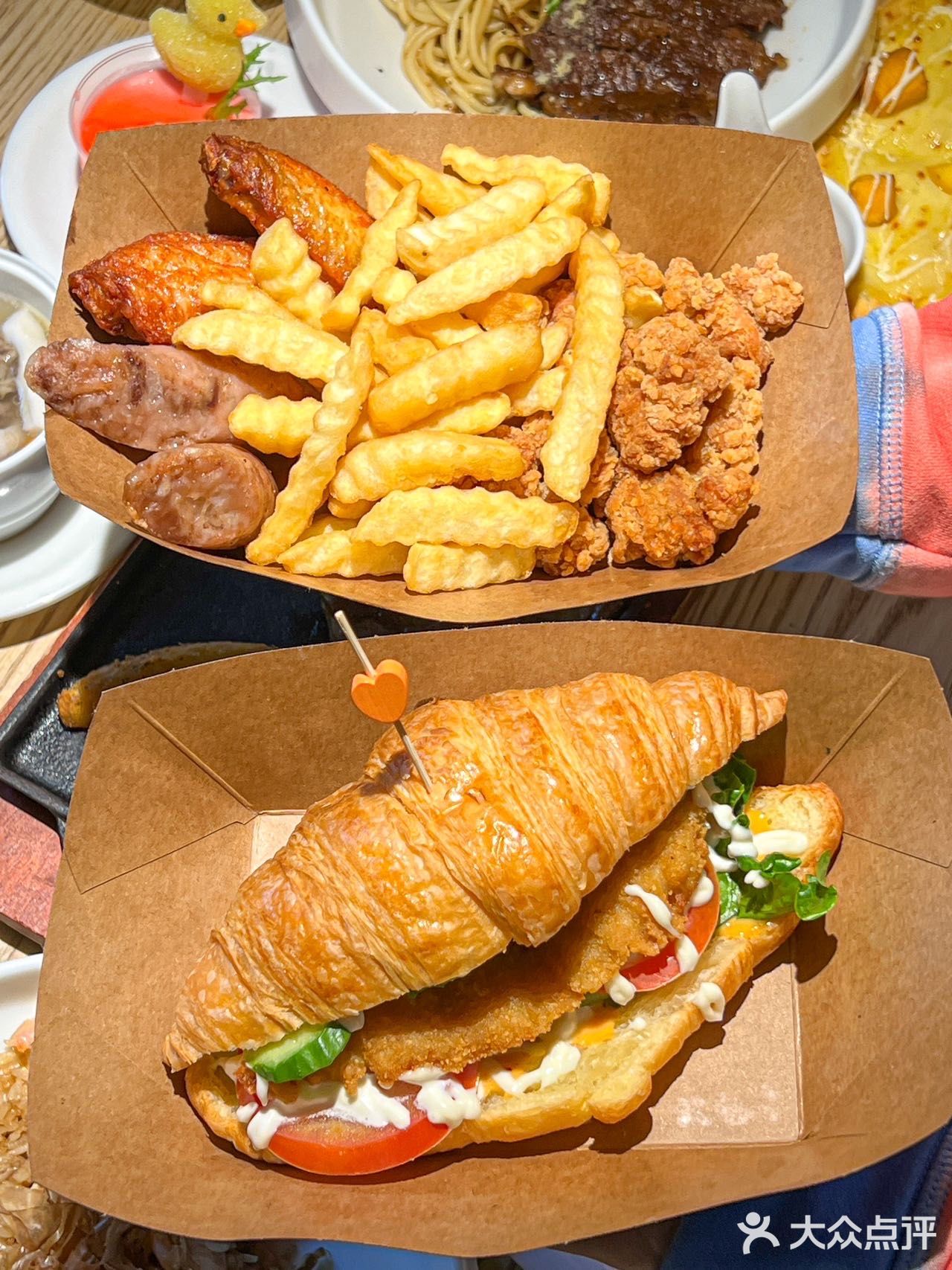 太太太可爱啦！！我都被吸引住🤩别说小朋友…