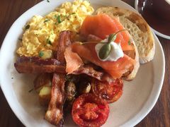 -ROAST coffee & eatery