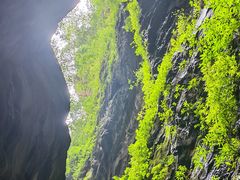 -龙水峡地缝景区