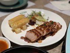 西贡炭烧烤猪颈肉配菠萝-美奈小馆·东南亚菜(福田星河COCO Park店)