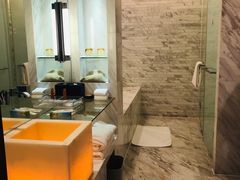 -上海滴水湖皇冠假日酒店