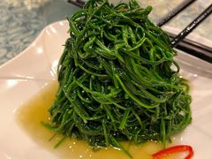清炒沙葱-巴扎美食·新疆菜·西域歌舞表演餐厅(新疆大厦店)