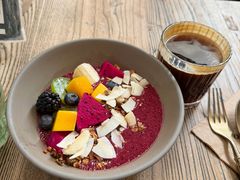 季节水果奇亚籽碗-O'mills Sourdough Bakery&Bistro(永嘉路店)