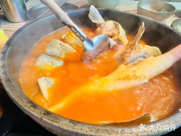 毛辣果·酸酸汤鱼图片
