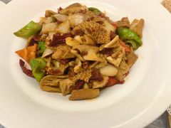 -汗腾格里·风味餐厅(新疆驻京办店)