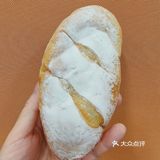 25块买了一袋子面包