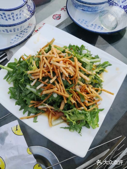 迎燕阁烤羊腿(二环南路店)馓子拌苦菊图片