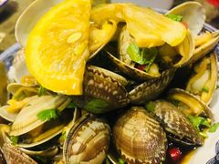 -沪小二炭火蛙锅(淮海中路美食不夜城店)