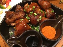个旧烤猪蹄-云海肴·汽锅鸡·云南菜(苏州中心店)