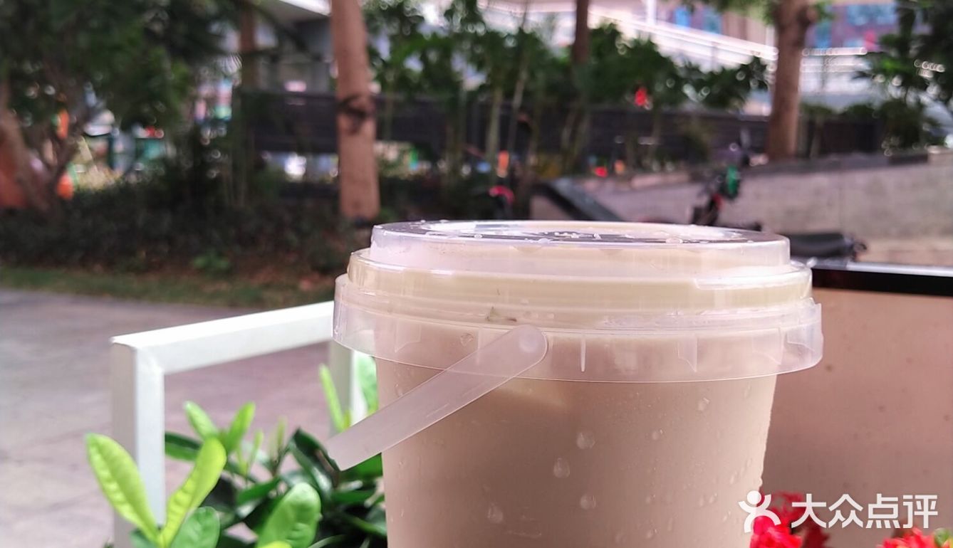 螺蛳粉＆奶茶   一桶螺蛳粉就能吃到撑