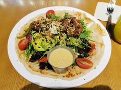 照烧鸡肉配牛油果拉法沙拉-HELLO 27 意面·沙拉·帕尼尼