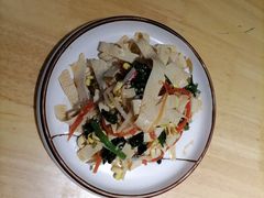老陕拌菜-小六汤包·老字号·中华名小吃(兴庆路店)