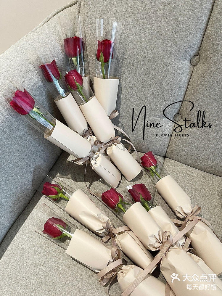 单支红玫瑰花束