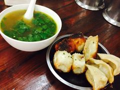 -黄阿姨锅贴大王(万航渡路店)