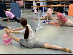 -深舞形体民族舞蹈工作室