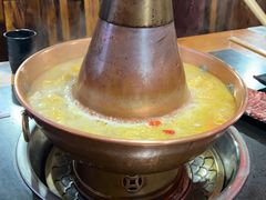 -果松木炭酸菜铜火锅·外婆参鸡汤