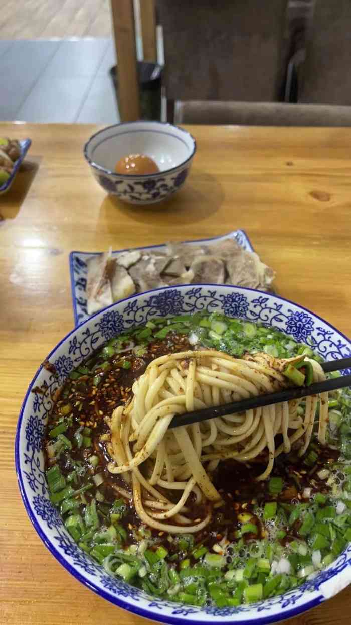德海牛肉面(武警医院店)-"点的经典的肉蛋双飞套餐,毛细拉面,味道很.