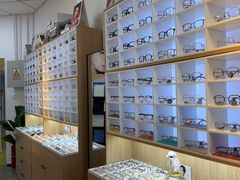 -天空之镜眼镜店蔡司依视路配镜授权零售店(望京颐堤港店)
