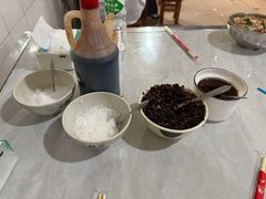 -正宗杨记普洱酸醋米线(总店)