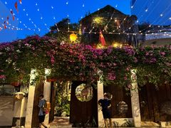 -Cuc Gach Quan Restaurant