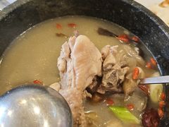 -鲁朗纳麦石锅鸡庄园
